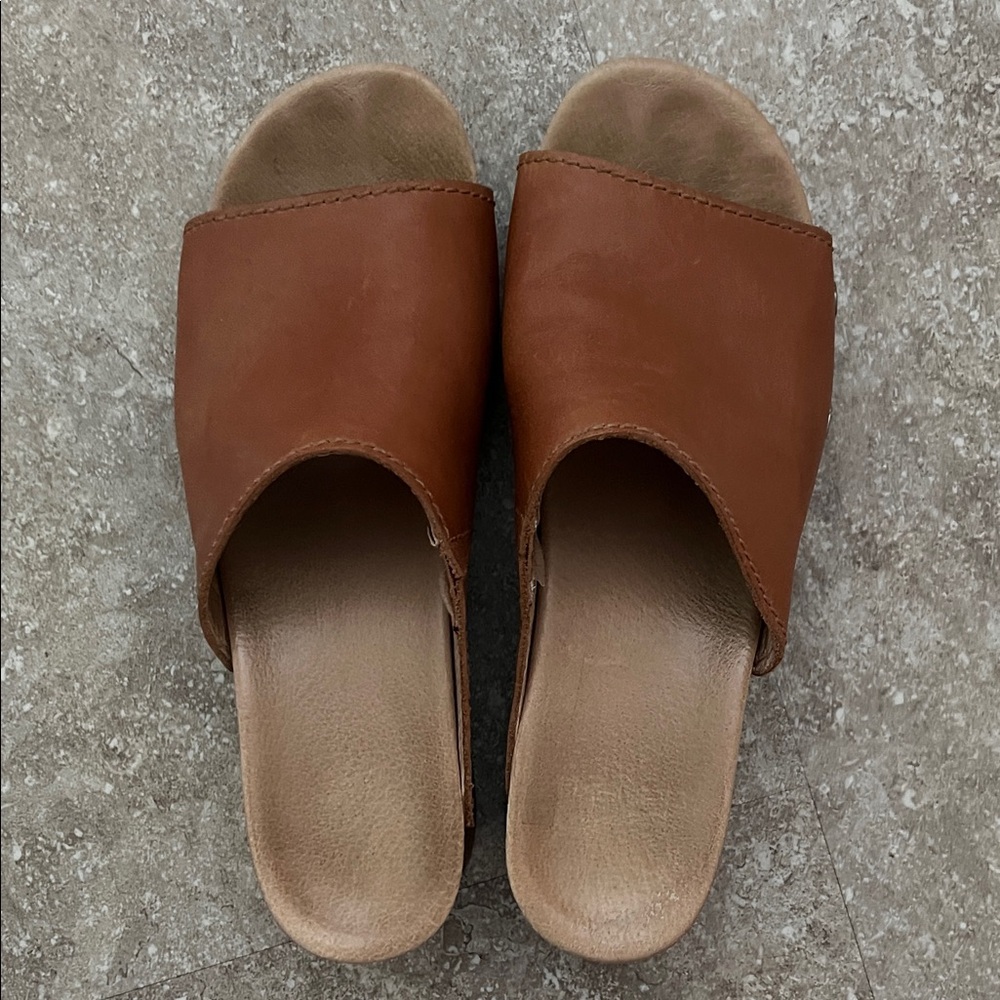 Dansko Tan Leather Sandals